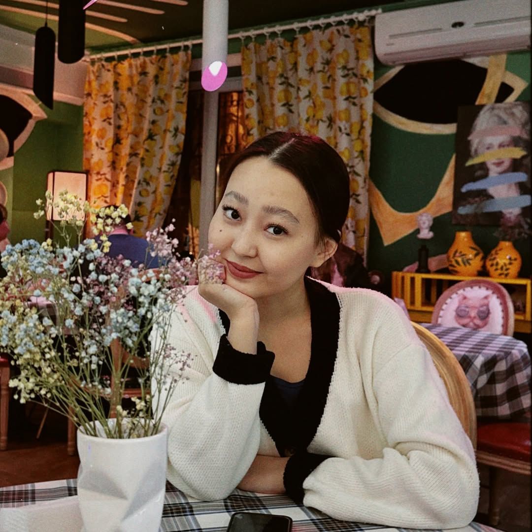 Порно жұлдыз және тележүргізуші Екатерина